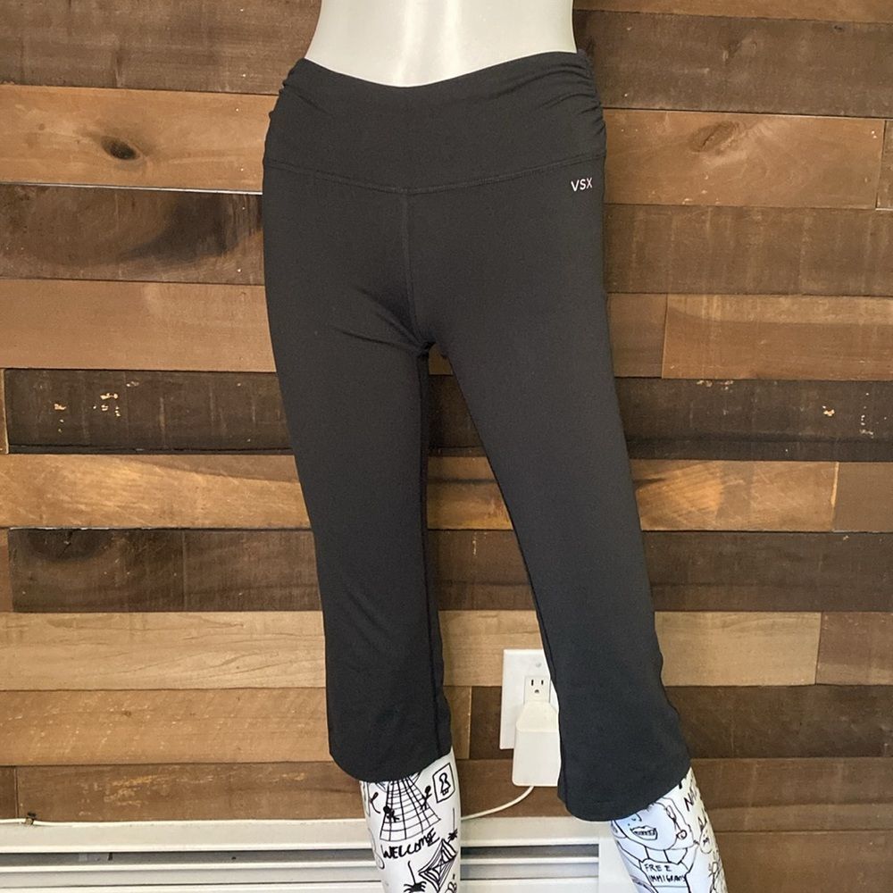 Victoria’s Secrets Sports Capri Yoga Pants